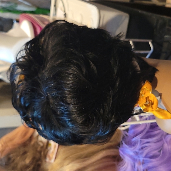 Adorable short black wig - Picture 3 of 4